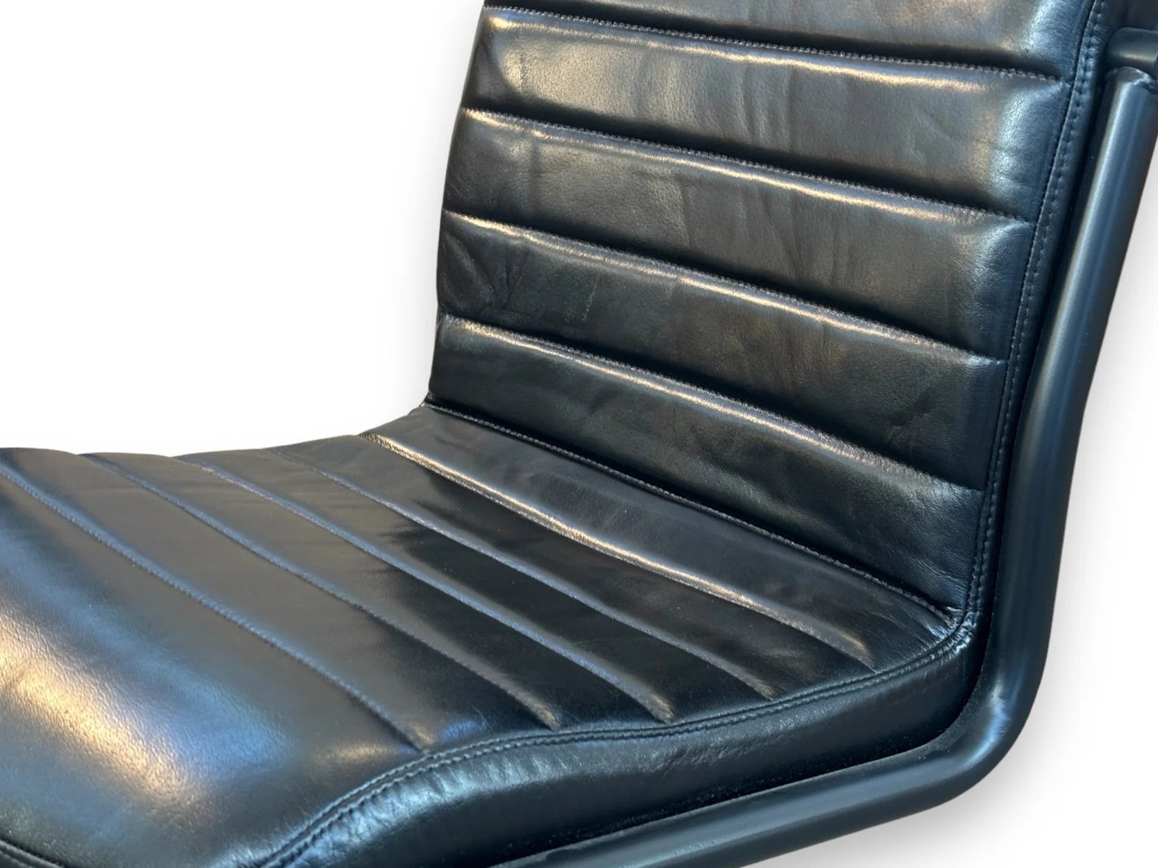 Scaun Sean – disponibil pe stoc - eScaun.ro
