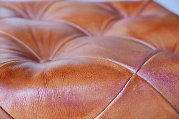 Taburet chesterfield din piele | model CUBI - eScaun.ro